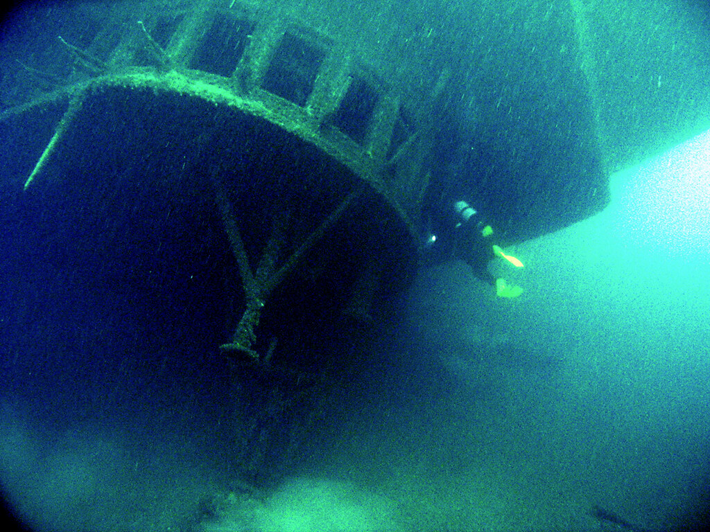 Shipwreck Diving
